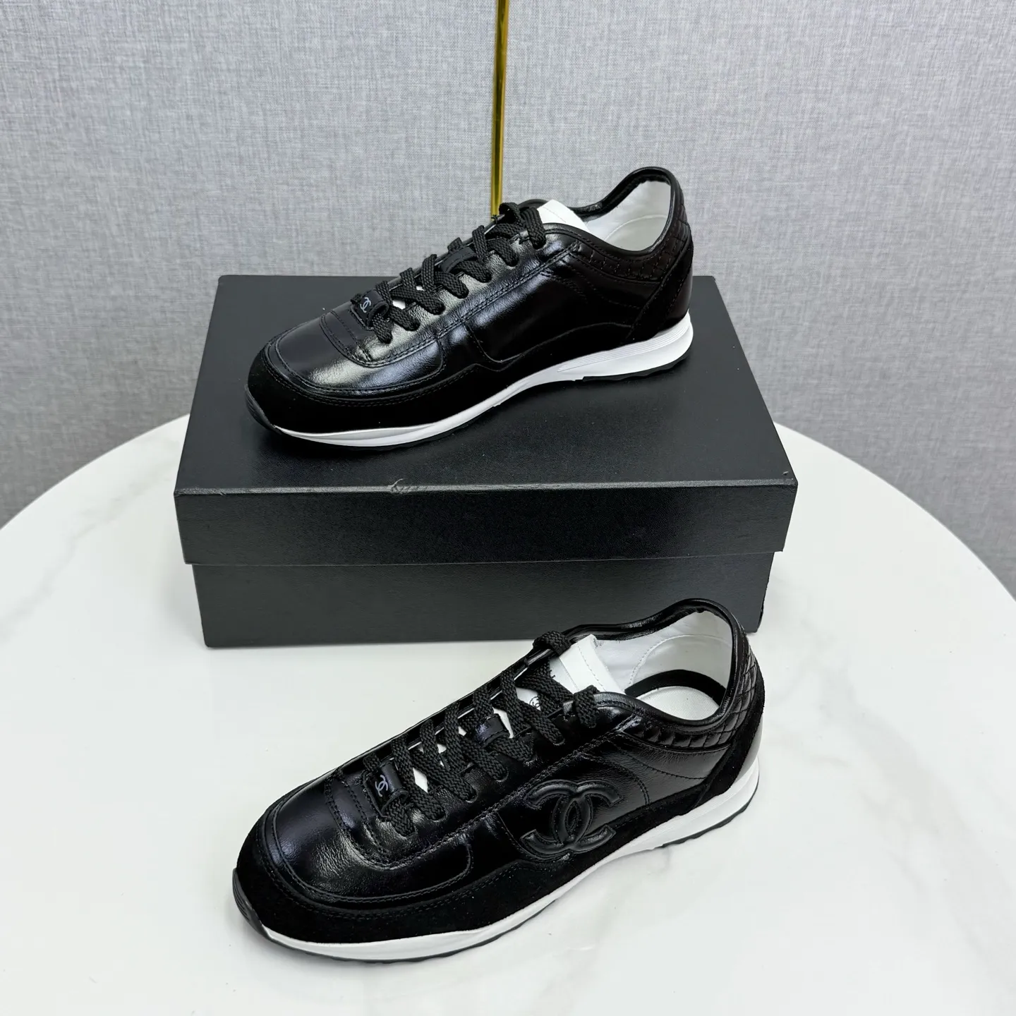 👟👟Ex-factory price 560👟👟Chanel Panda Shoes! 2025 counter's top casual sports shoes. This classic design; the upper is electro-embroidered with a variety of techniques; the outsole is fashionable and sporty; the unusual inclusion of a variety of color matching elements... The diversified mix and match is very good-looking and versatile, and can be used for leisure, fashion, sports, and outdoor... ꫛꫀꪝ Go➫ Materials: ❶Upper made of: original imported first-layer silk cowhide + original waterproof cloth + original first-layer cowhide ❷Inner lining: Original Yangli+wang ❸ Outsole based on: Original TPU combination outsole Counter boutique packaging complete set for women 35–41
